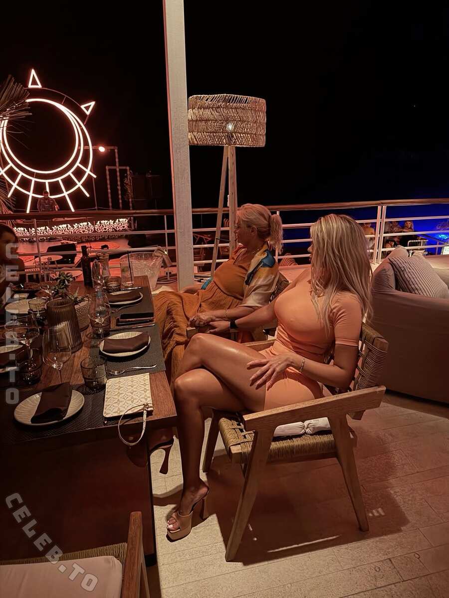 Luana Vjollca nude photo 6