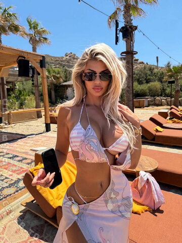 Luana Vjollca nude photo 2