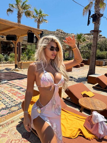 Luana Vjollca nude photo 1