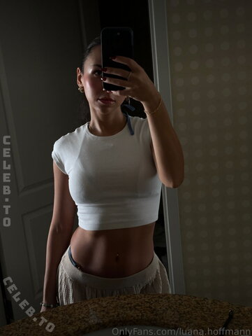 Luana.Hoffmann nude photo 21