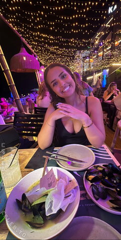 _luana_ktz – New TikTok pictures with cleavage