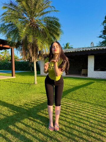 Luara Fonseca nude photo 1