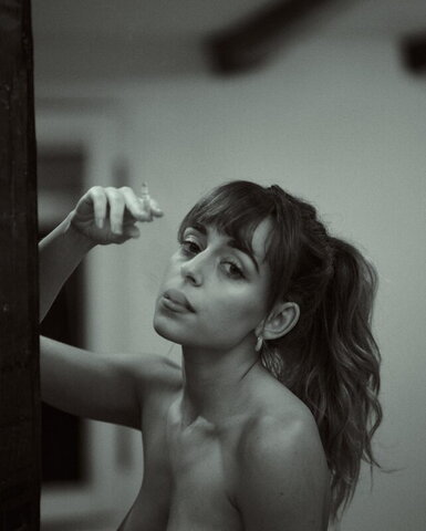 Lucía Caraballo Hot (3 photos)