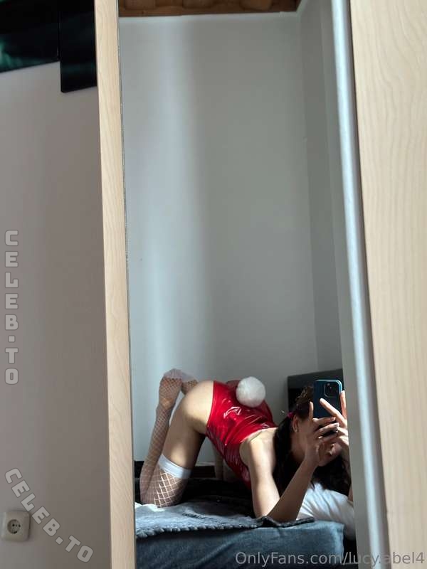 Lucy Abel nude photo 2