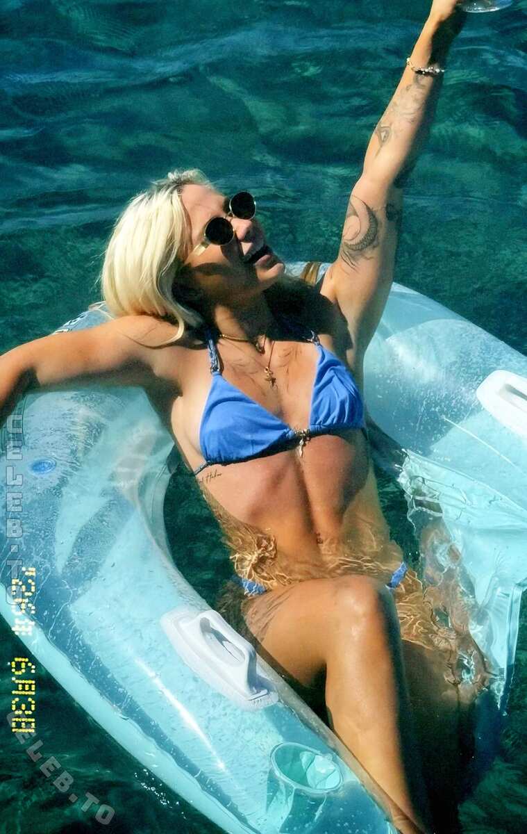 Lucy Fischer nude photo 1