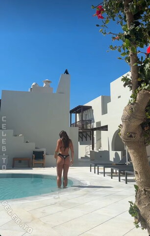 Lucy Lacht – insta story