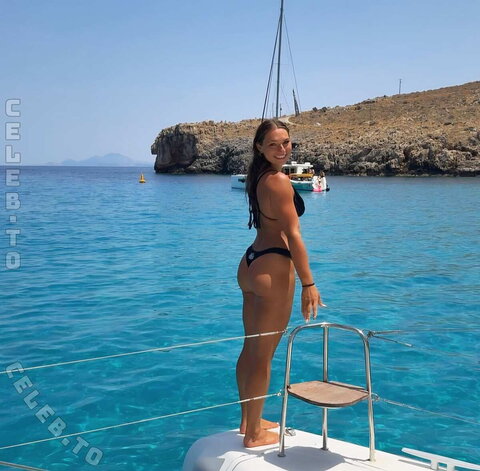 Lucy Lacht Hot (6 photos)
