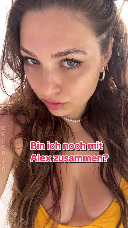 Lucy Lacht nude photo 1