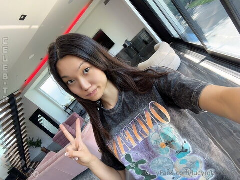 Lucy Mochi nude photo 24