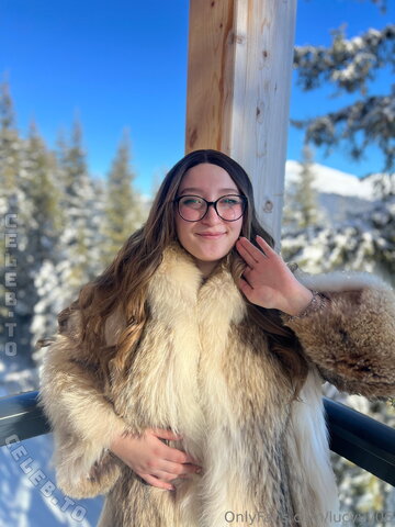 Lucyyy06 nude photo 34