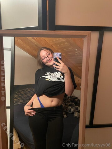 Lucyyy06 nude photo 59