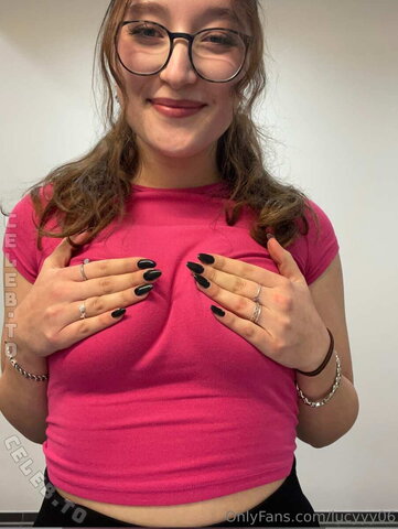 Lucyyy06 nude photo 26