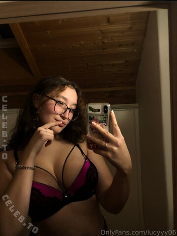 Lucyyy06 nude photo 70