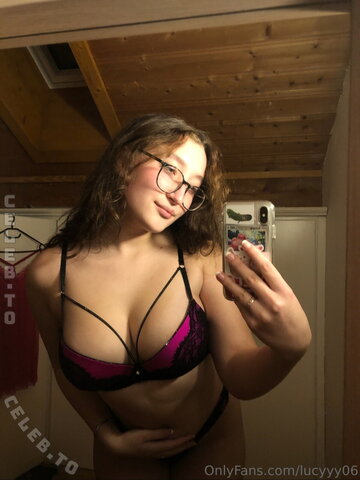Lucyyy06 nude photo 71