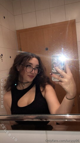 Lucyyy06 nude photo 98