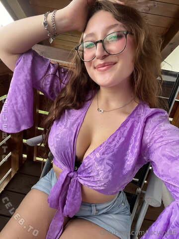 Lucyyy06 nude photo 14