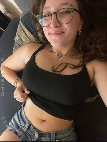 Lucyyy06 photo 3