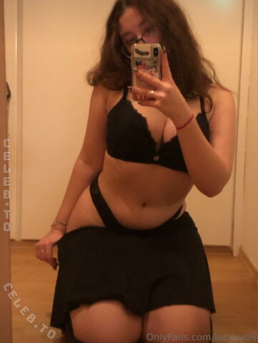 Lucyyy06 nude photo 17