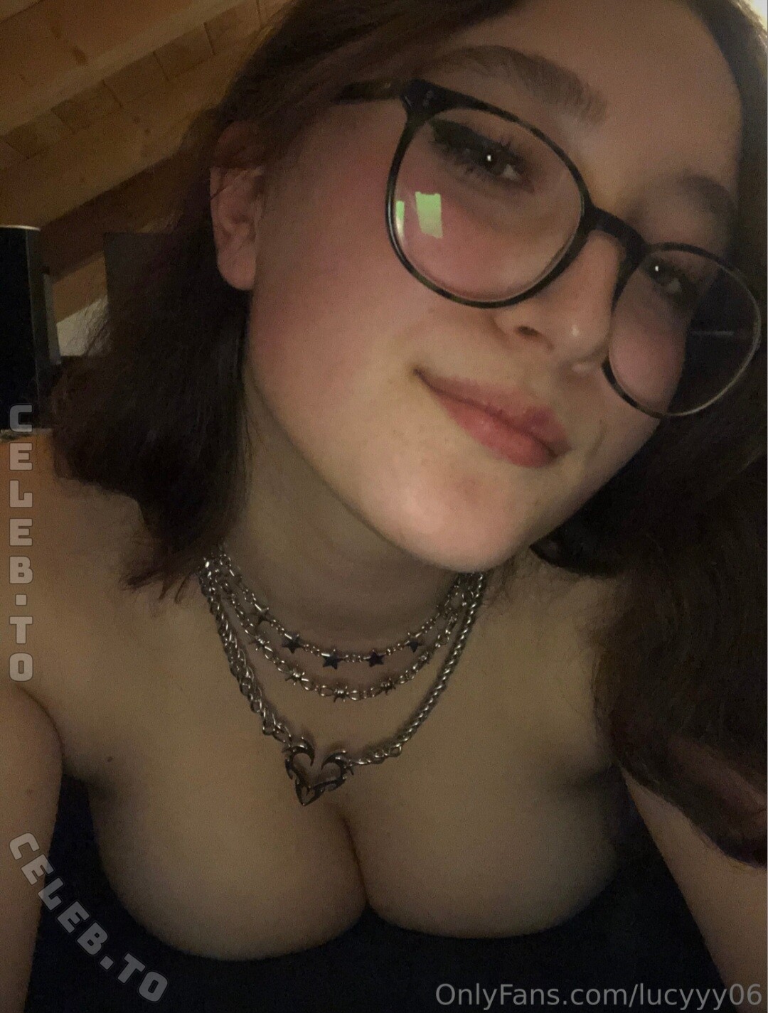 Lucyyy06 nude photo 12