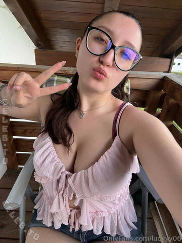 Lucyyy06 – Dear sweet or cheeky? You may decide😘✌️