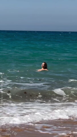 Luisa Hartema nude photo 4