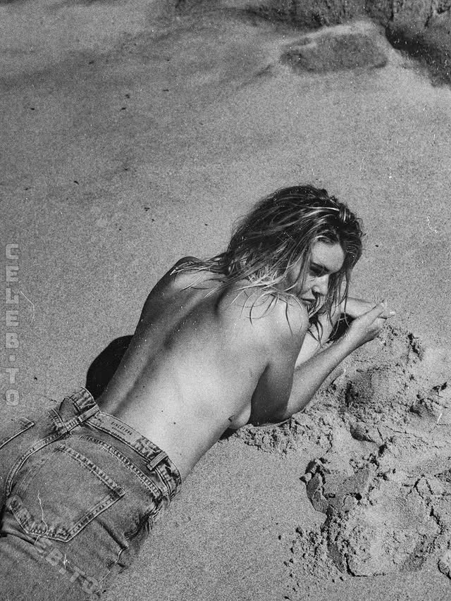 Luisa Hartema nude photo 1