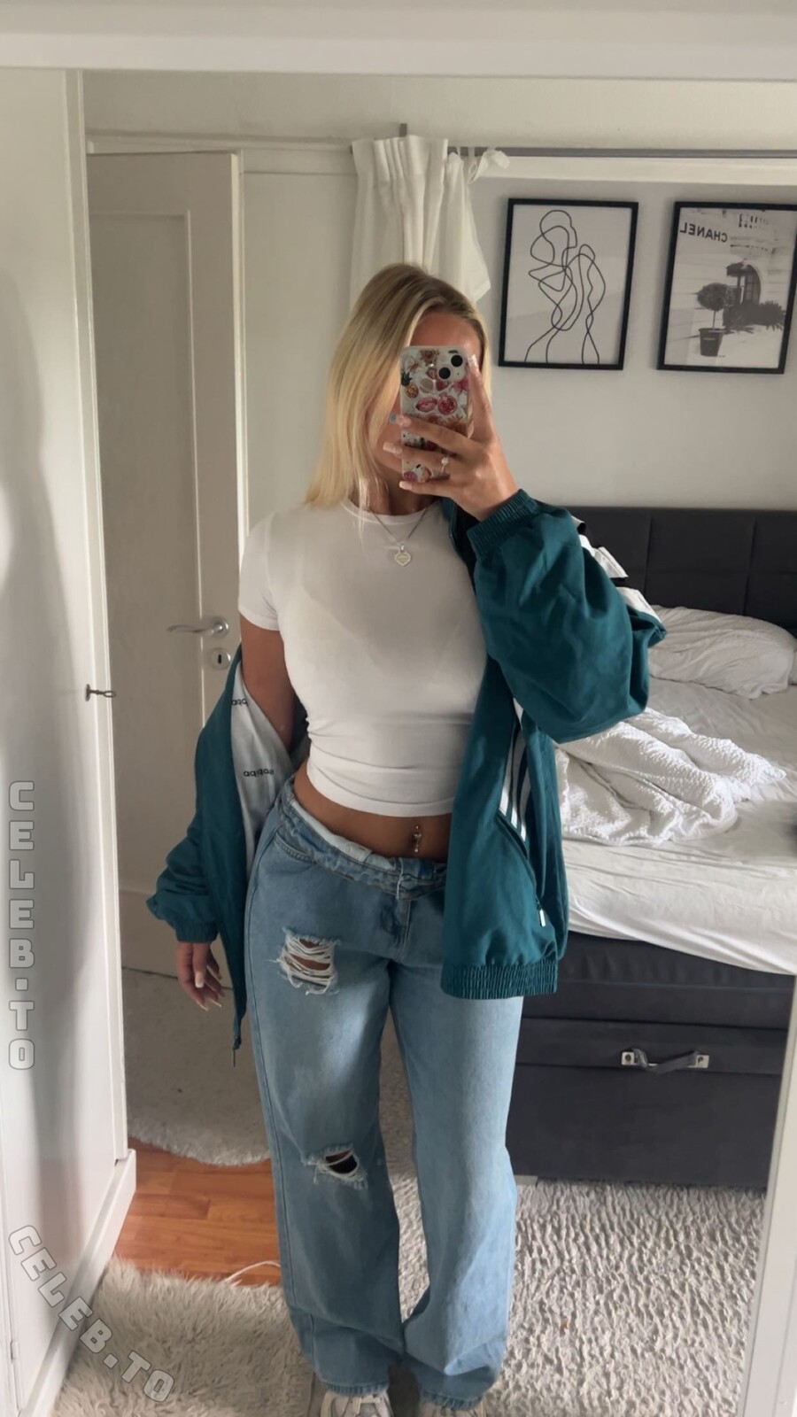 Luisa / llu.isaa nude photo 1