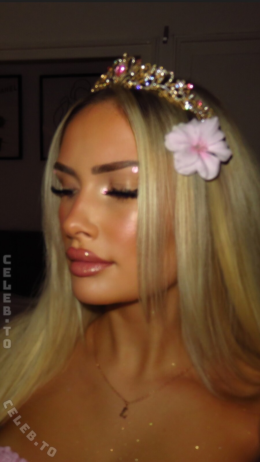 Luisa / llu.isaa nude photo 2