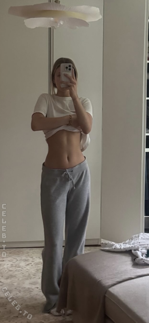 Luise Jenisch nude photo 1