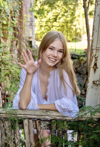 Luise Wixx – Beautiful 🤩… METART