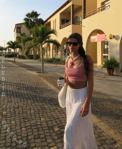 Luisinha Oliveira nude photo 20