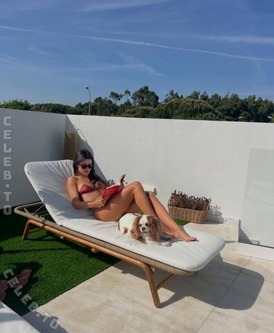 Luisinha Oliveira nude photo 2