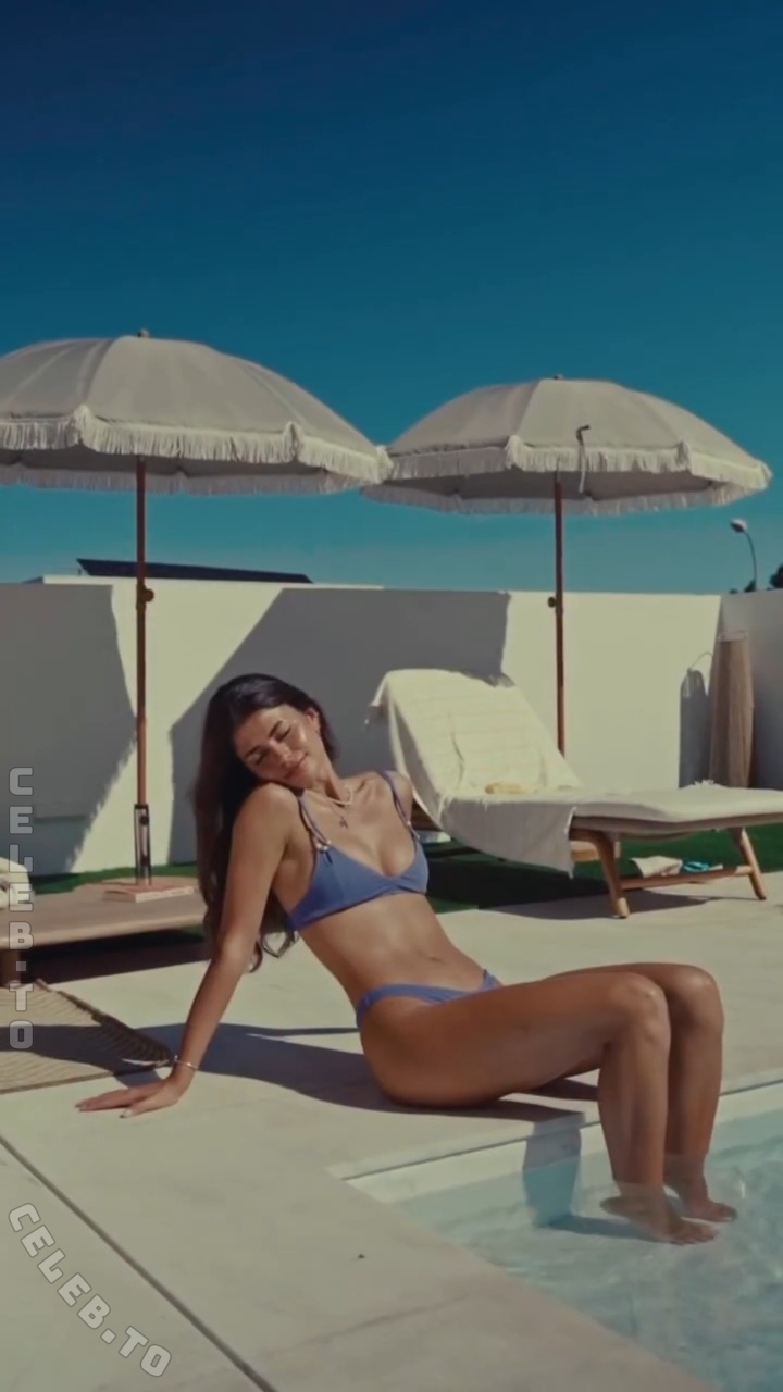 Luisinha Oliveira nude photo 4