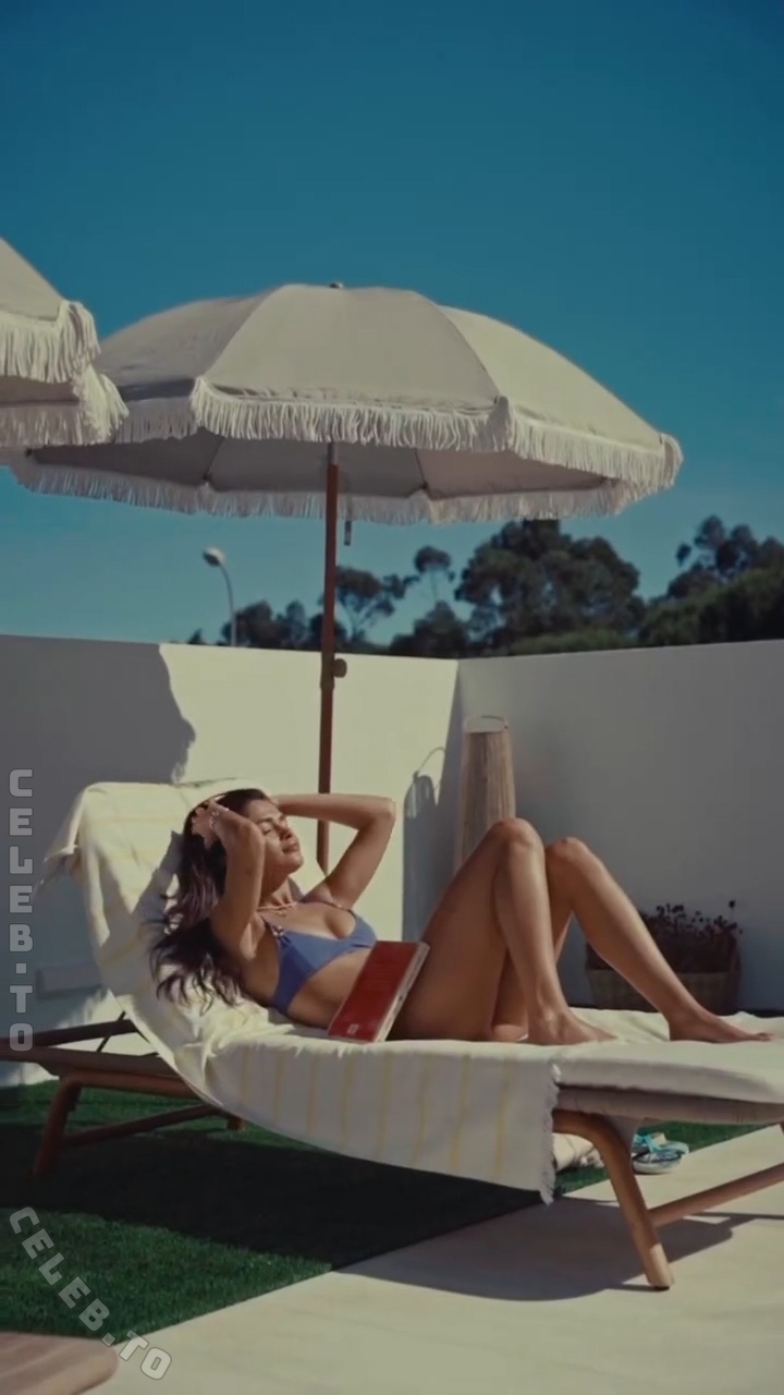 Luisinha Oliveira nude photo 10