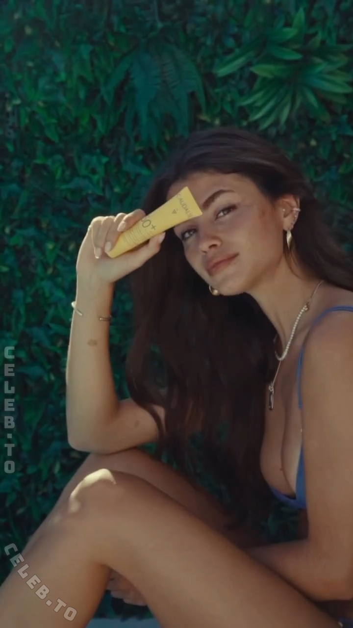 Luisinha Oliveira nude photo 12