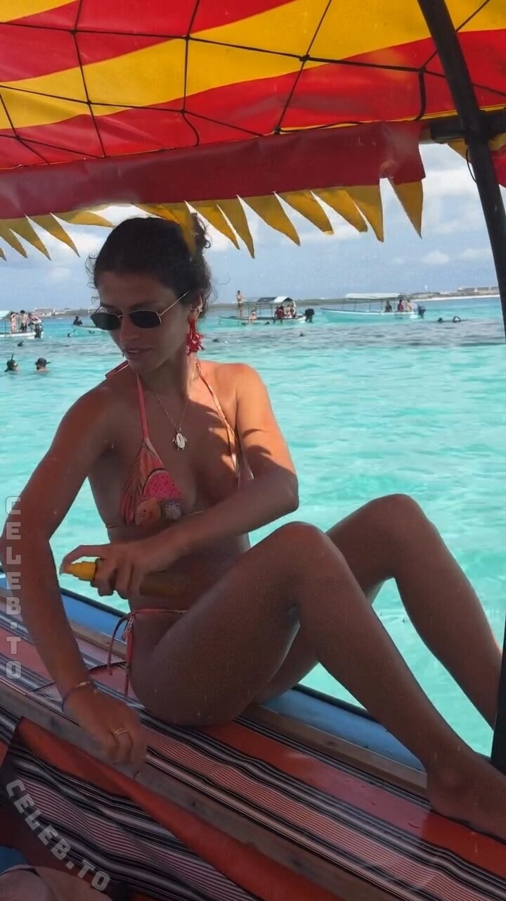 Luisinha Oliveira nude photo 16