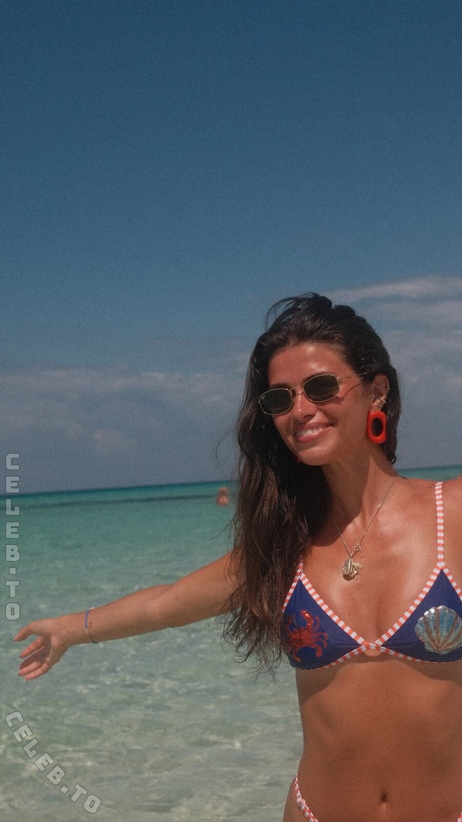 Luisinha Oliveira nude photo 6