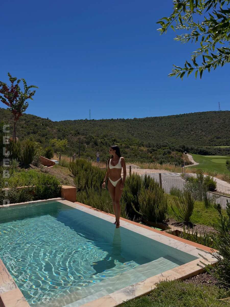 Luisinha Oliveira nude photo 3