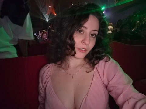 Luiza Velloso nude photo 5