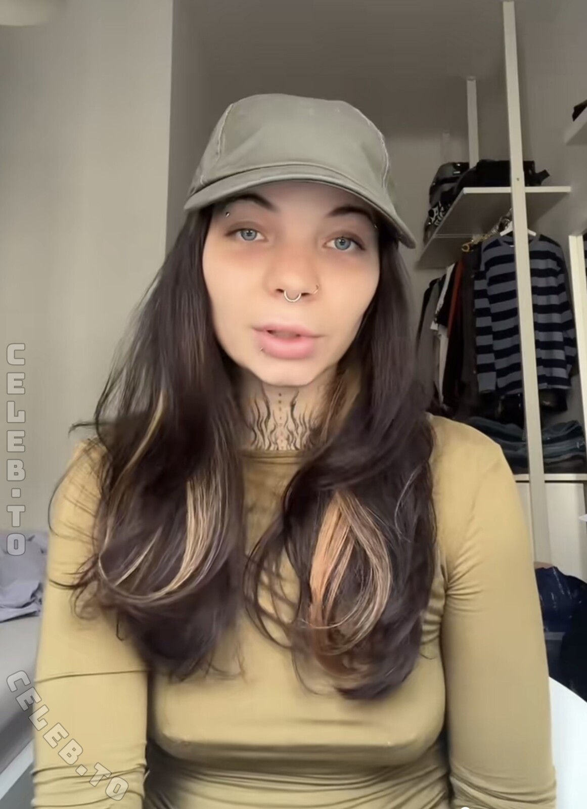 Luna Antonia nude photo 7