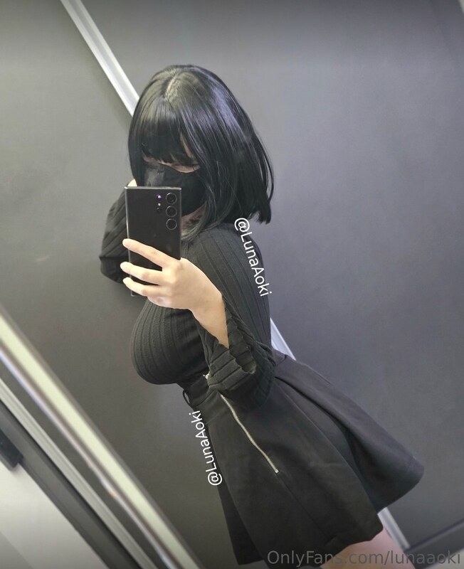 Luna Aoki nude photo 2
