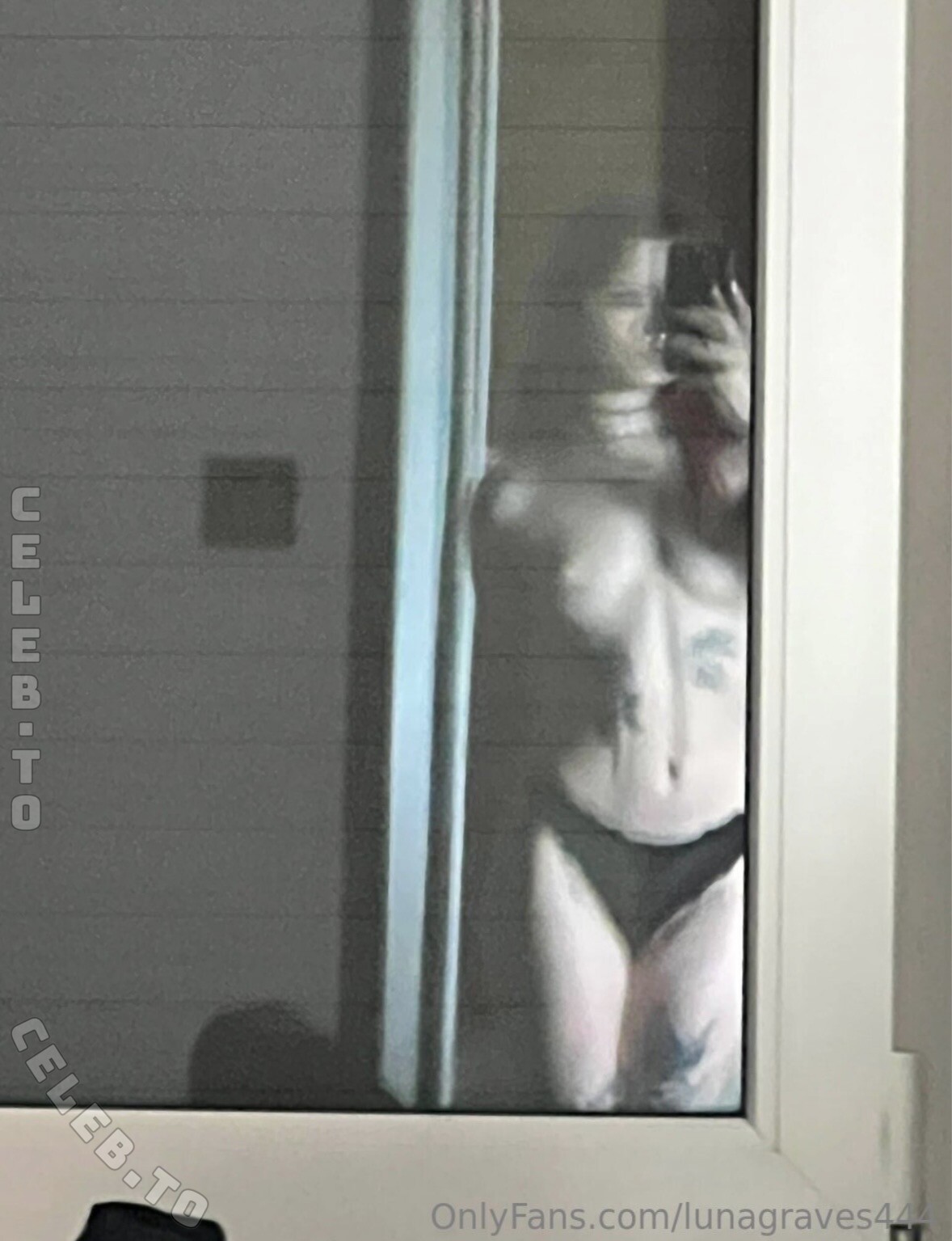 Luna Graves nude photo 3