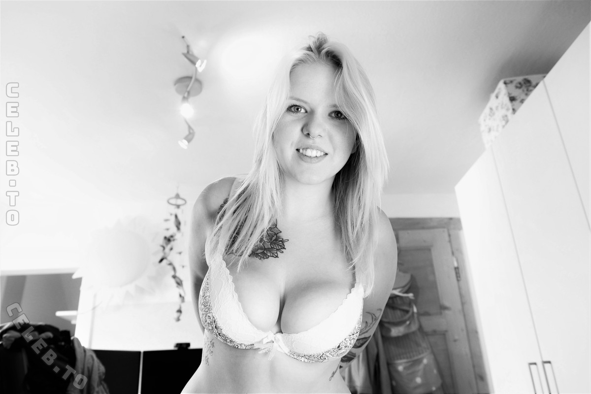 Luna Love 96 nude photo 2