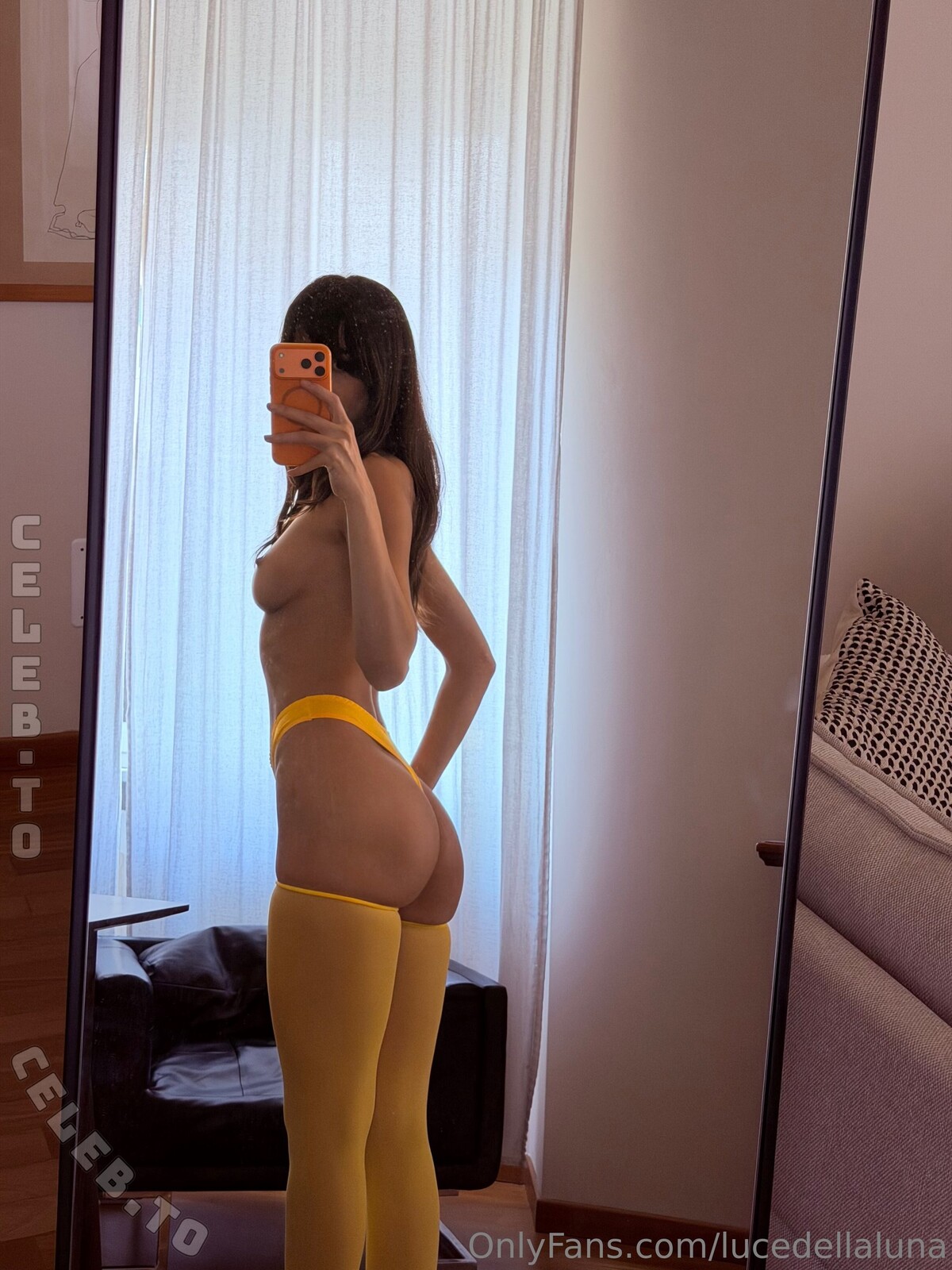 Luna Piombanti nude photo 3
