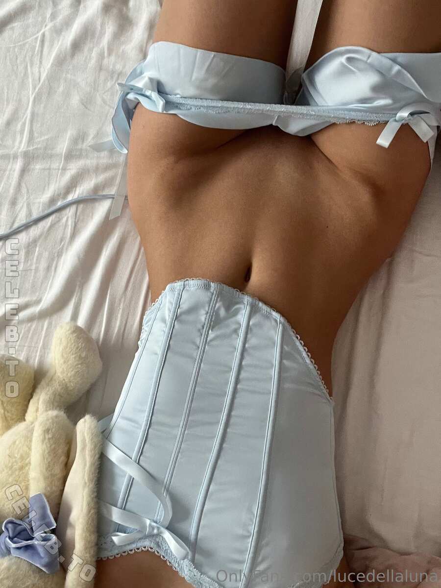 Luna Piombanti nude photo 5