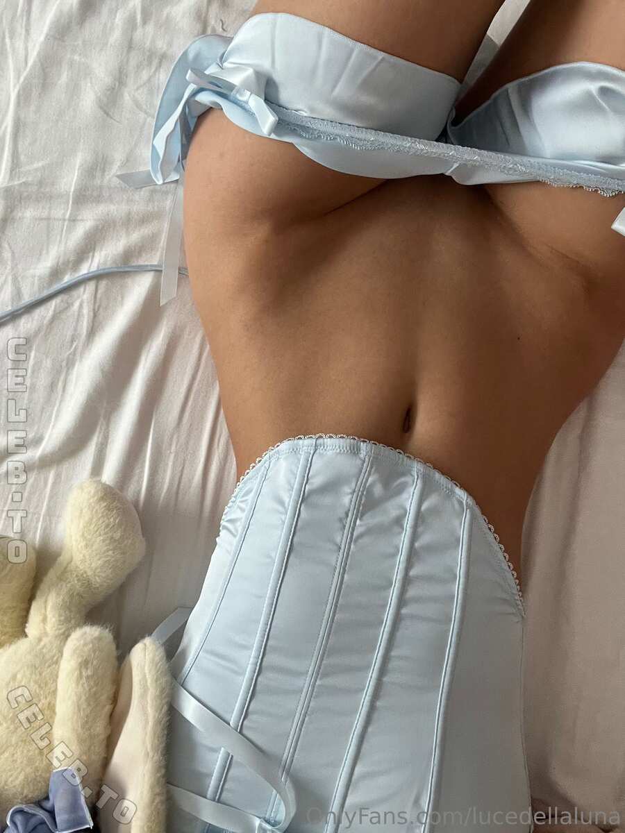 Luna Piombanti nude photo 6