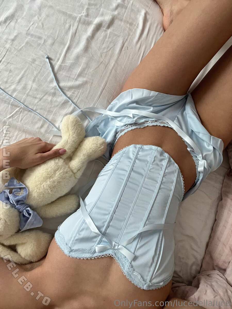 Luna Piombanti nude photo 10