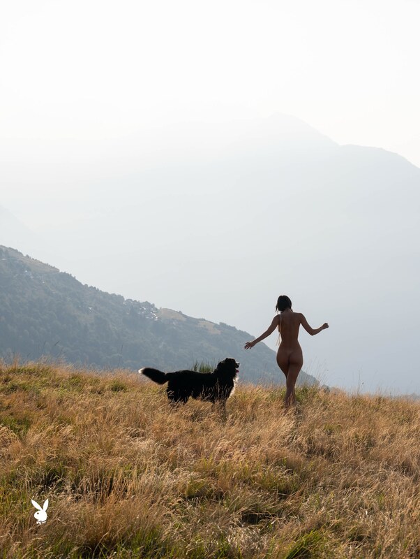 Luna Piombanti nude photo 3