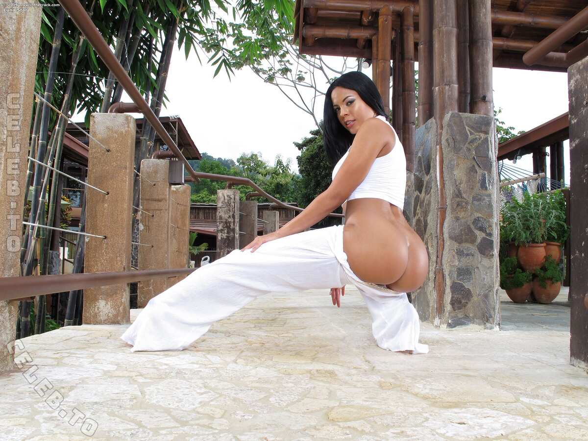 Luna Star nude photo 10