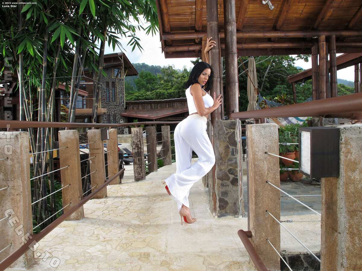 Luna Star nude photo 14